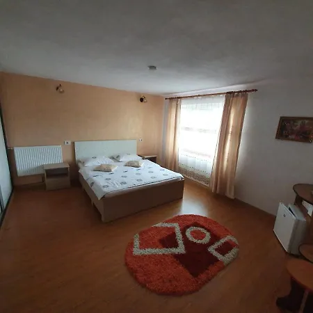 Farm stay Pensiunea Dandu Corbeni